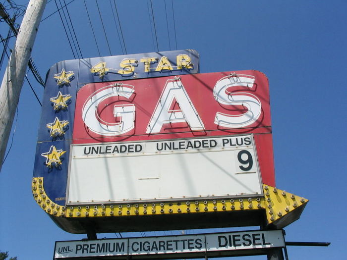 4 Star Gas - 2003 Photo (newer photo)